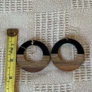Elegant Black and Brown Hoop Earrings